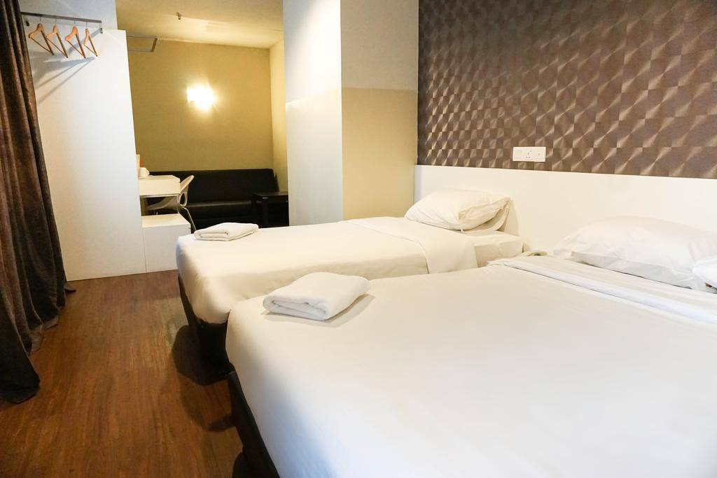 Erica Hotel Джохор-Бару Экстерьер фото
